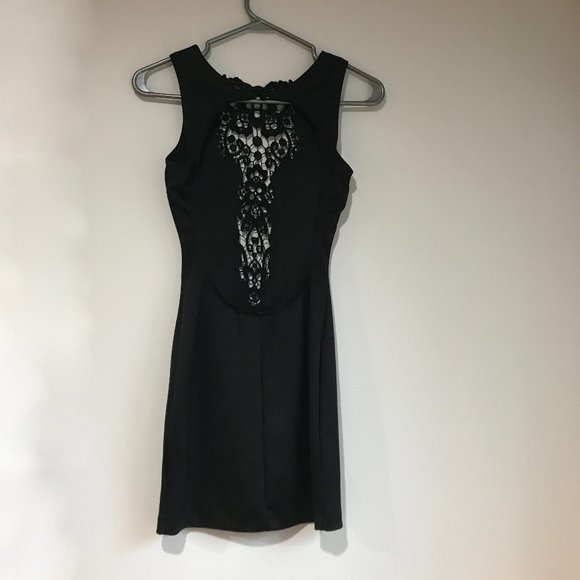 Black bodycon dress with open back - Picture 2 of 9